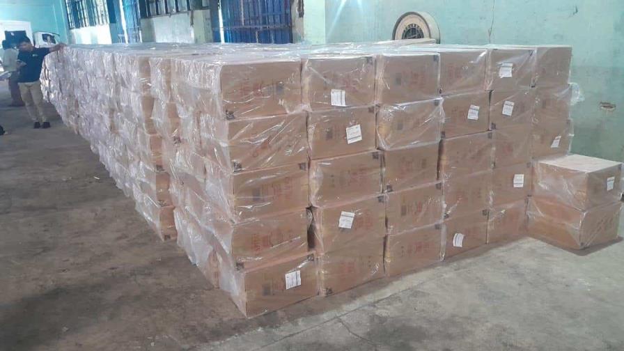 contrabando-millonario-de-alcoholes-y-cigarrillos-en-puerto-plata-focus-0-0-896-504.jpg