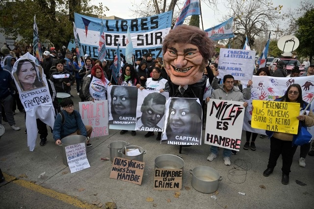 argentina-sumida-en-la-crisis-a-seis-meses-de-mandato-de-milei-4182html-javier-milei-seisjpg-7930html-d26ed9bf-94ef-405e-ac1f-82eddbe34939.jpgrawimagetrue.jpeg