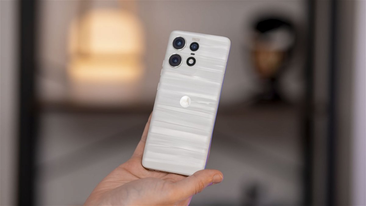 motorola-edge-50-pro-trasera-detalle-2.jpg