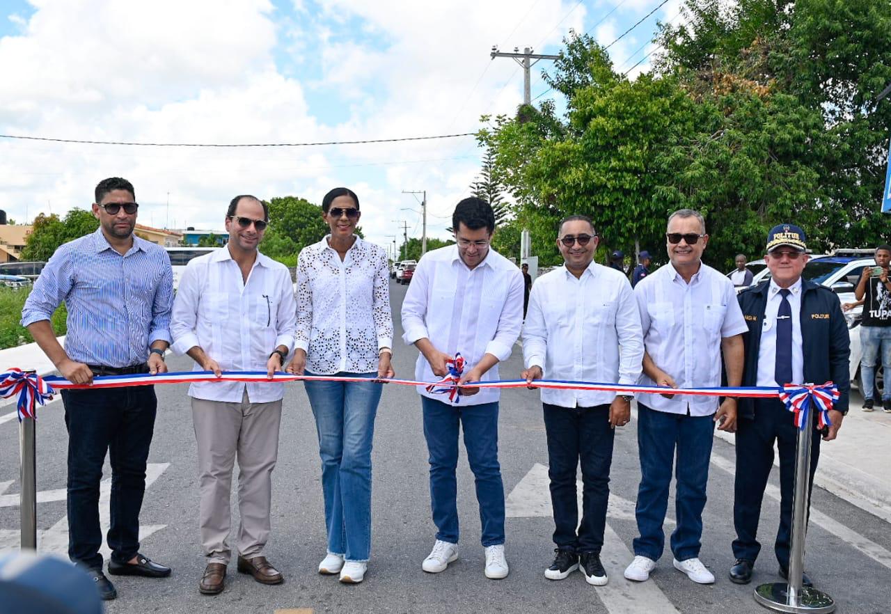 Inauguaracion-calle-Pastor-Dominguez.jpg