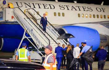 antony-blinken-llega-a-rd-en-avion-procedente-de-haiti-focus-min0.14-0.36-353-227-1.jpg