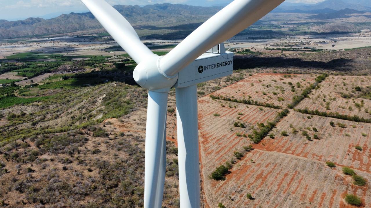 Interenergy-instala-las-turbinas-eolicas.jpeg