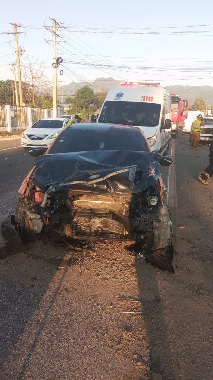 Sistema-911-coordina-asistencia-en-accidente-multiple-en-Bonao-1.jpeg