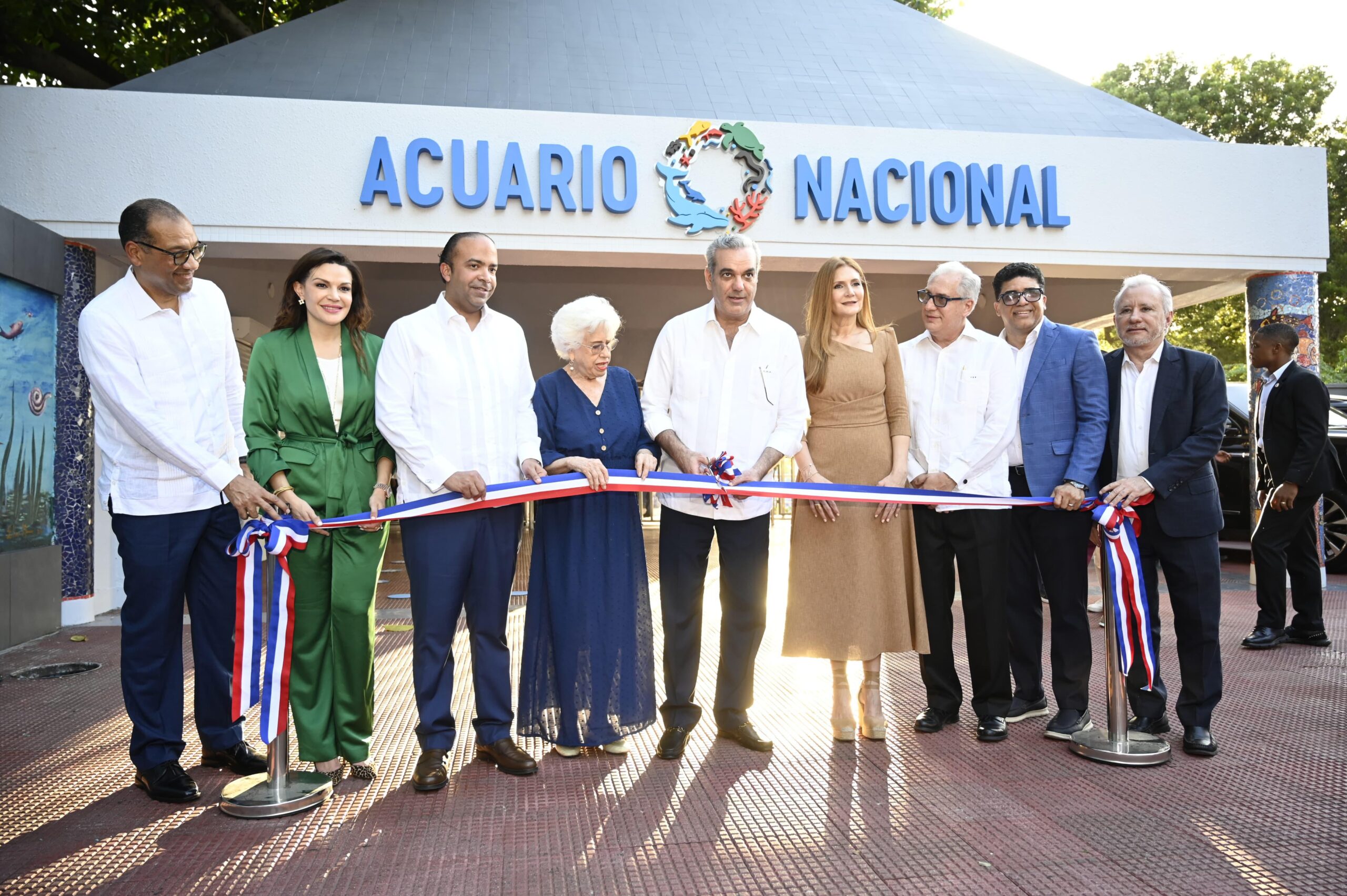 Corte de cinta remozado Acuario Naconal
