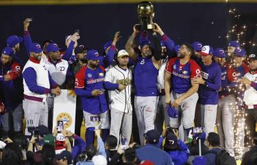 luis-abinader-felicita-al-escogido-titulo-en-la-serie-del-caribe-focus-0.1-0.37-375-240