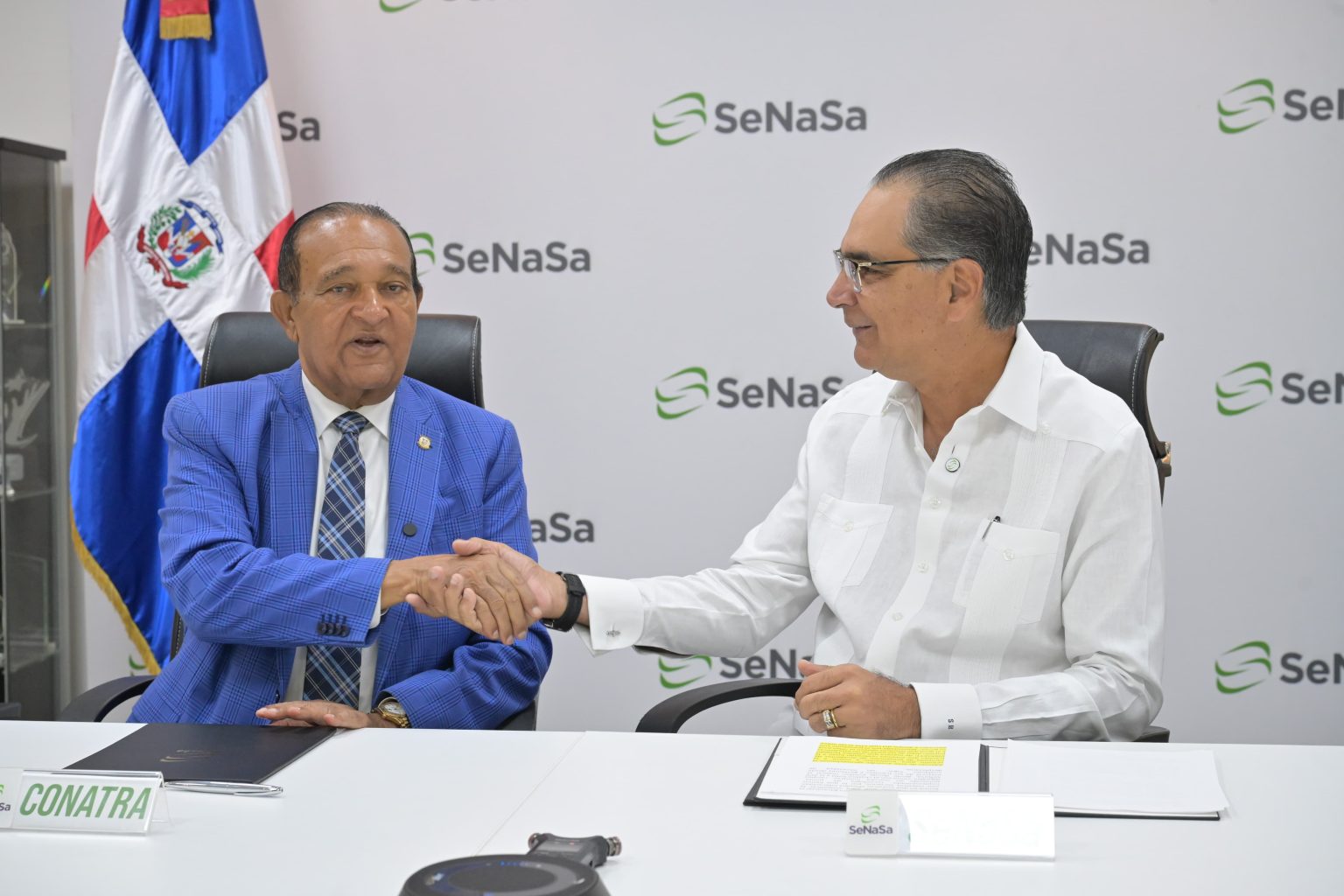 El-senador-Antonio-Marte-y-el-doctor-Santiago-Hazim-1536x1024