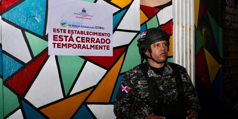 Post-de-Instagram-Feliz-Cumpleanos-Sencillo-Minimalista-Azul-1000-x-500-px-2025-03-24T083731.588