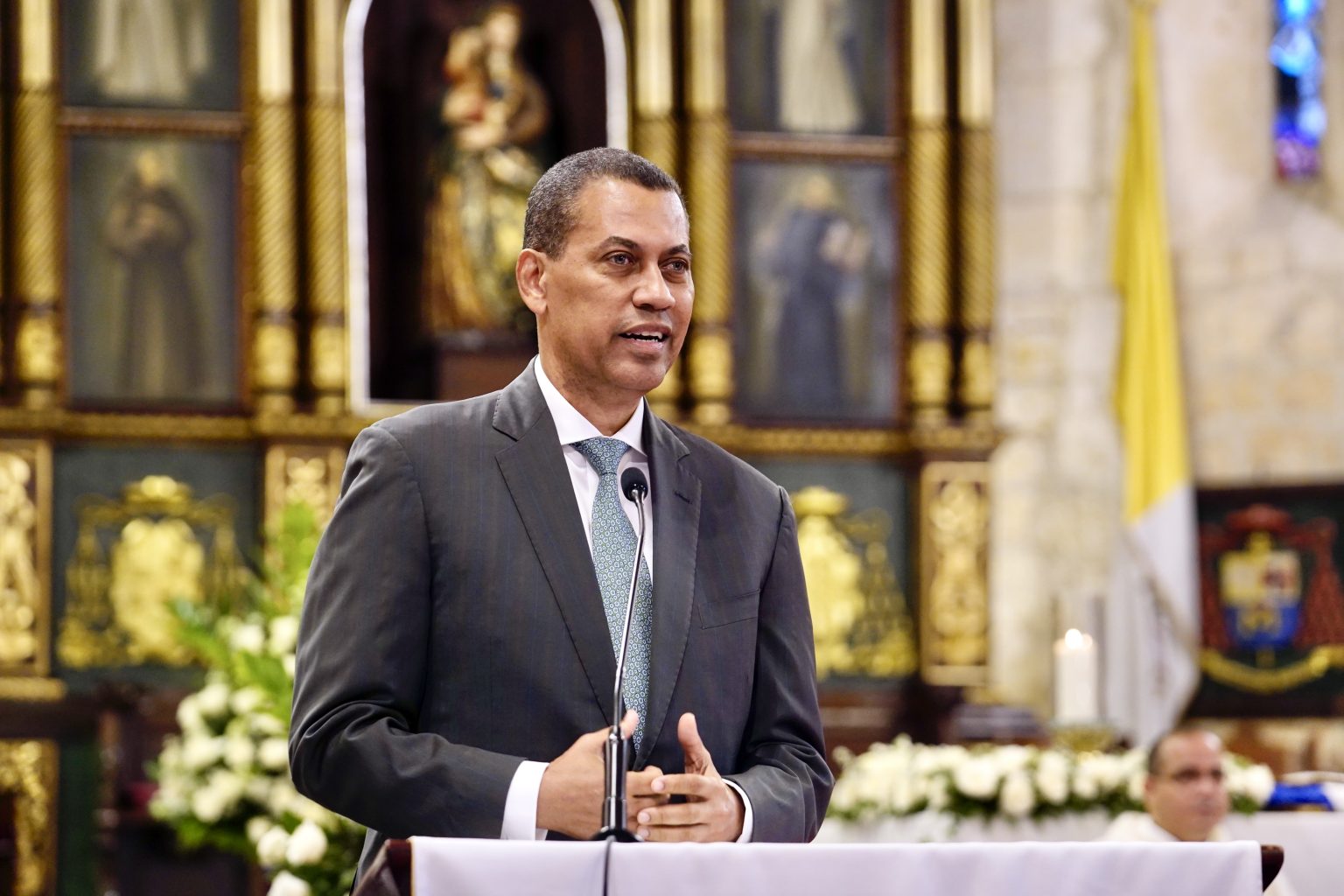 Guido-Gomez-Mazara-en-Eucaristia-por-Dia-Mundial-de-las-Telecomunicaciones-1536x1024