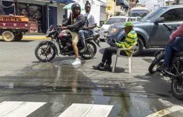 desborde-sanitario-causa-mal-olor-en-la-avenida-mella-focus-0-0-375-240