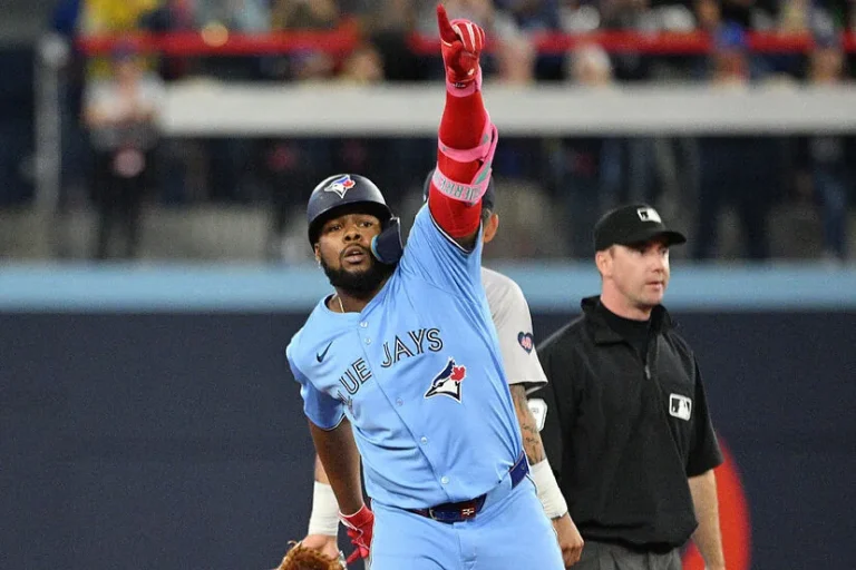 vladimir-guerrero-jr-firma-extension-contrato-500-millones-blue-jays-toronto-1